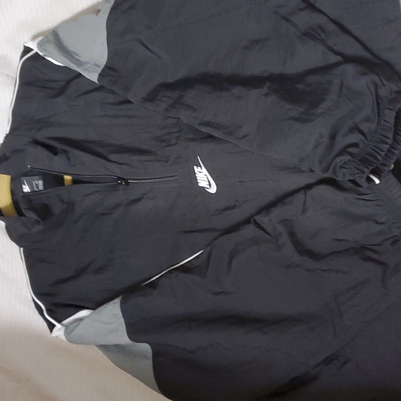 Women's Nike windbreaker - Picture 4 of 8